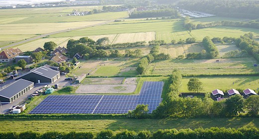 luchtfoto zonnepark Hee Terschelling