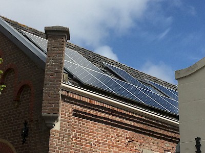 panelen op het dak, foto Willemijn Steentjes